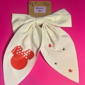 Minnie Mouse hair bow